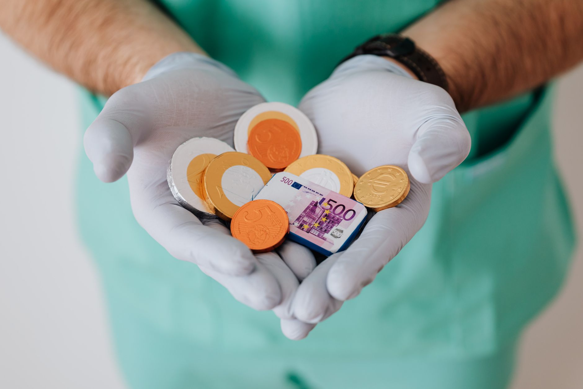 Top 3 calculatoare de comparare a asigurărilor medicale obligatorii în 2026: Ghid