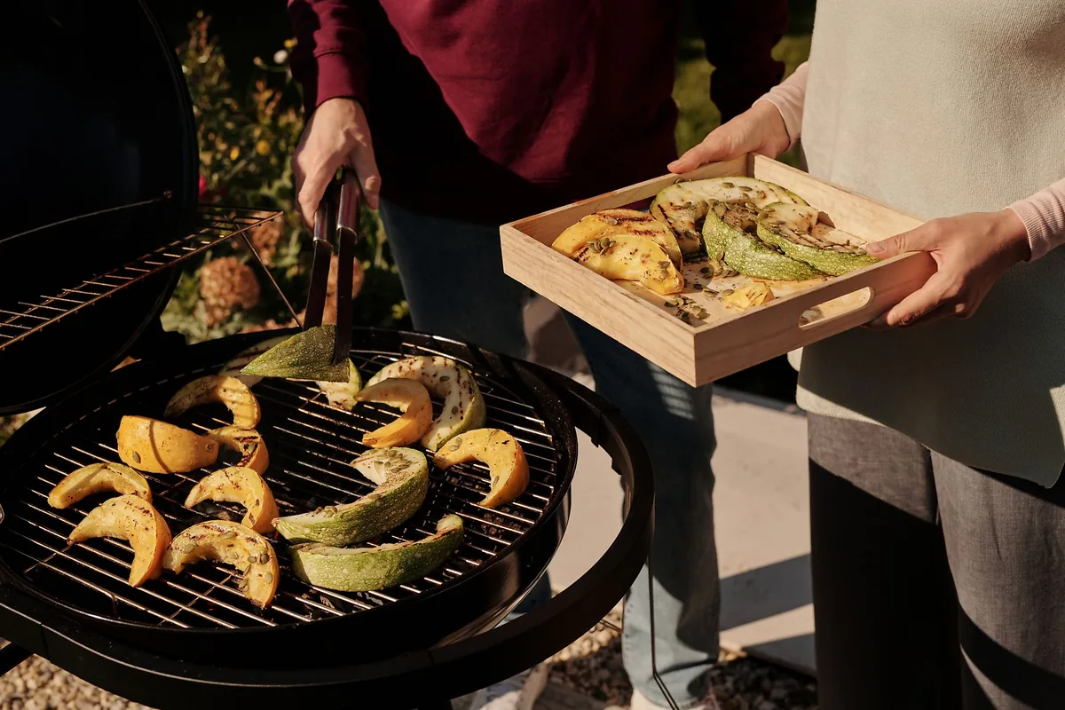 Rauchfreier Balkongrill 2026: Welcher Elektrogrill hält wirklich was er verspricht?