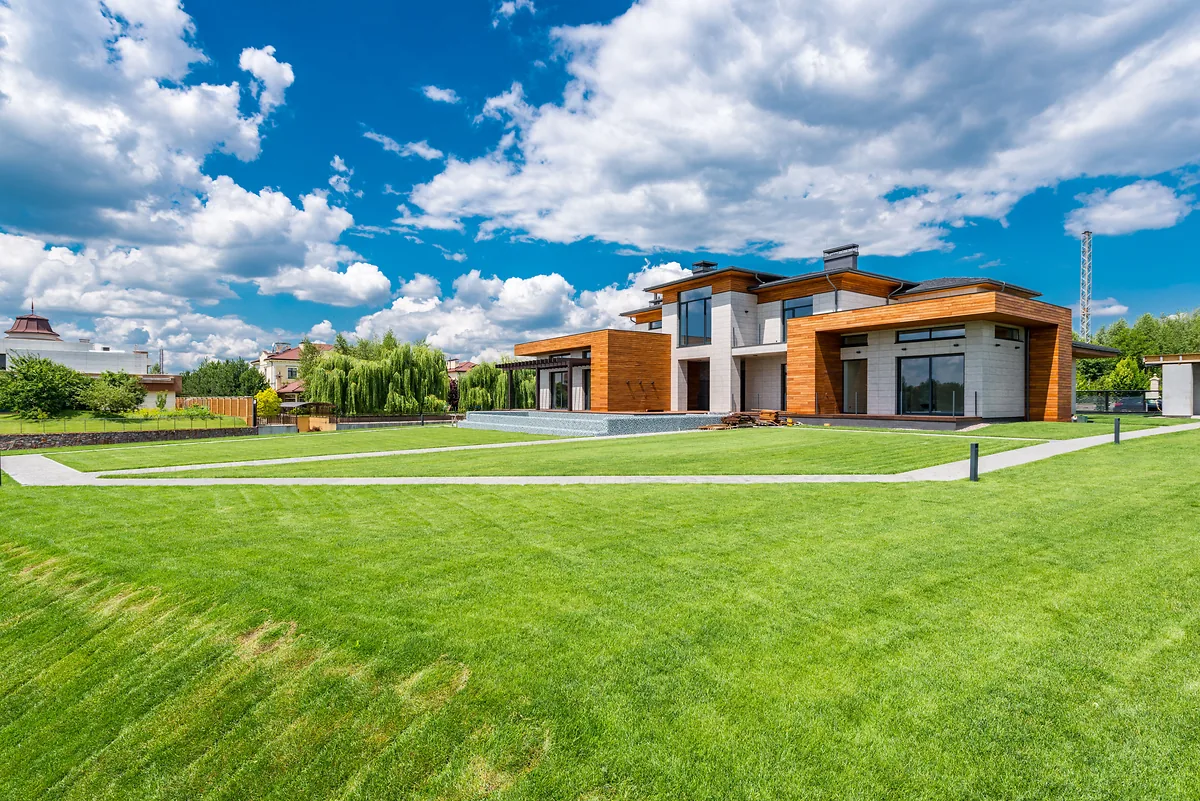 Best Robotic Lawn Mowers 2026: Expert Guide & Top Picks