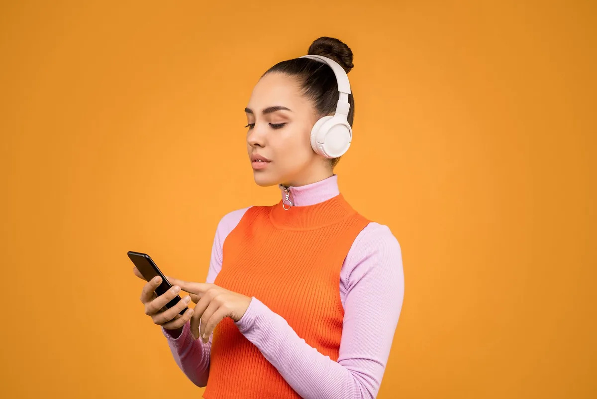 Capacetes com leitor MP3 integrado: guia para ciclistas 2026
